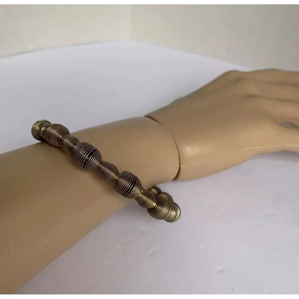 Bracelet Gold Brass Tone‎ Delicate Vintage Small Round Design Accents Bangle